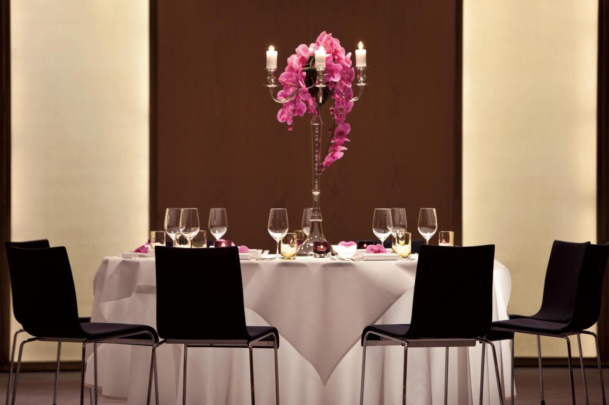 The Ritz-Carlton, Wolfsburg Hotel Buitenkant foto